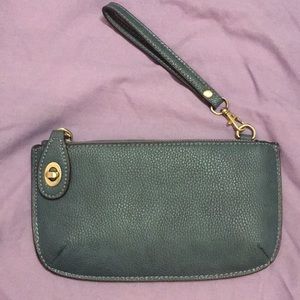 Joy Susan Wrislet and Clutch